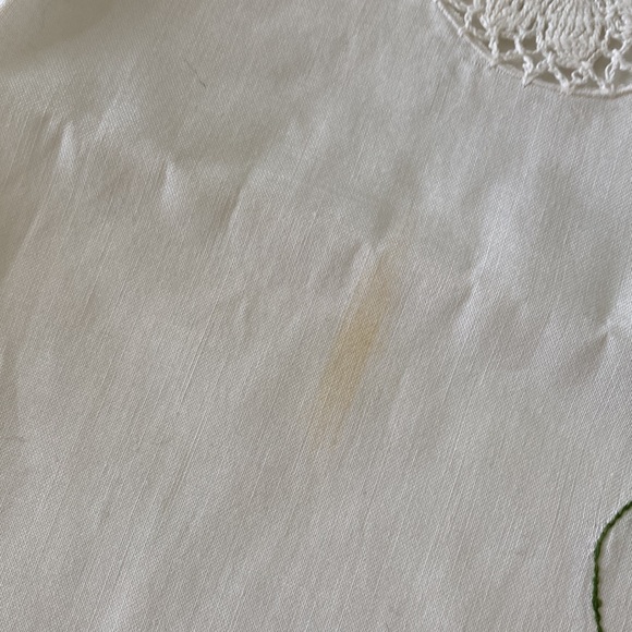 Vintage Italian Tablecloth Handmade Embroidered lace and doily details Square - Picture 10 of 12